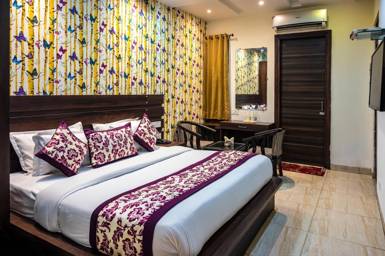 Hotel Royals Grand Galaxy Amritsar Exterior photo