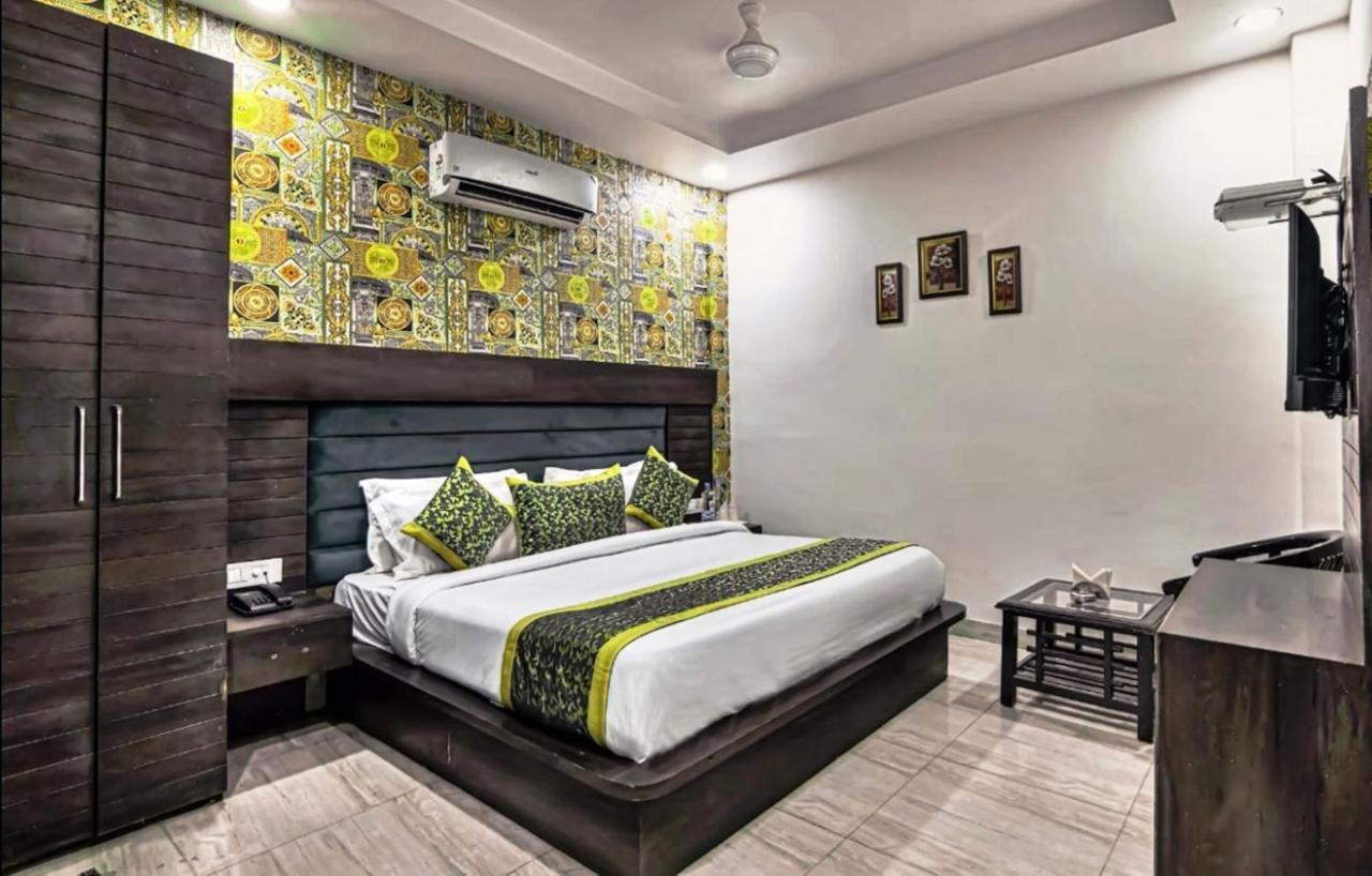 Hotel Royals Grand Galaxy Amritsar Exterior photo