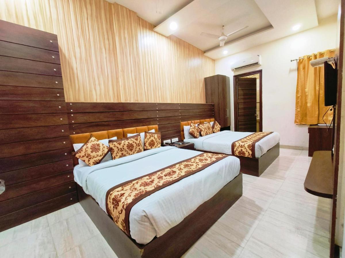 Hotel Royals Grand Galaxy Amritsar Exterior photo
